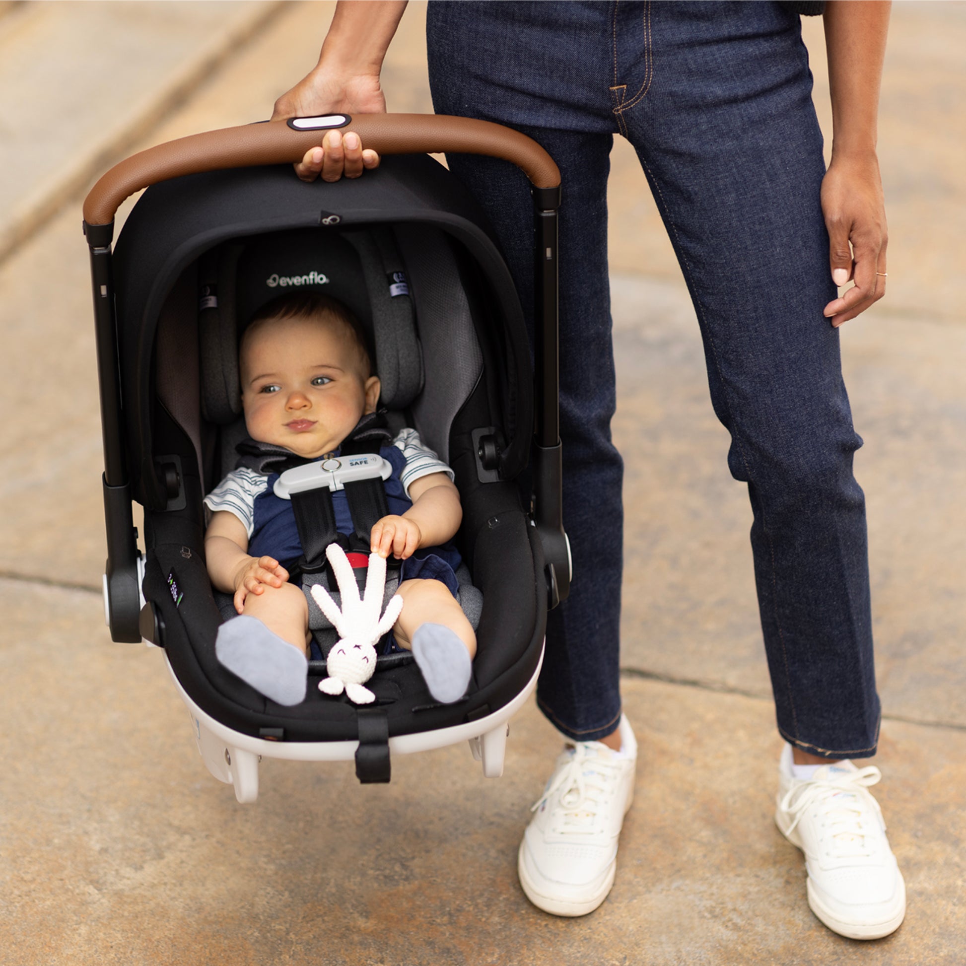 Evenflo Shyft DualRide Infant Car Seat Stroller Combo w Carryall Storage & Extended Canopy