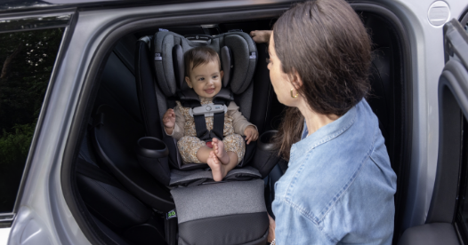 baby boy in the car seat