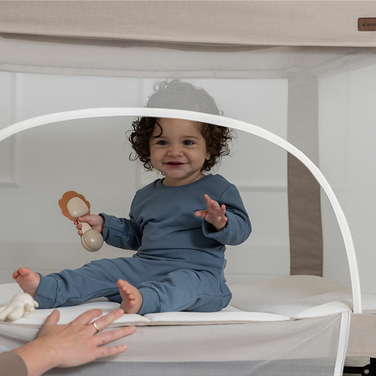 evenflo madison playard Evenflo Eris™ One-Hand Playard with Bassinet