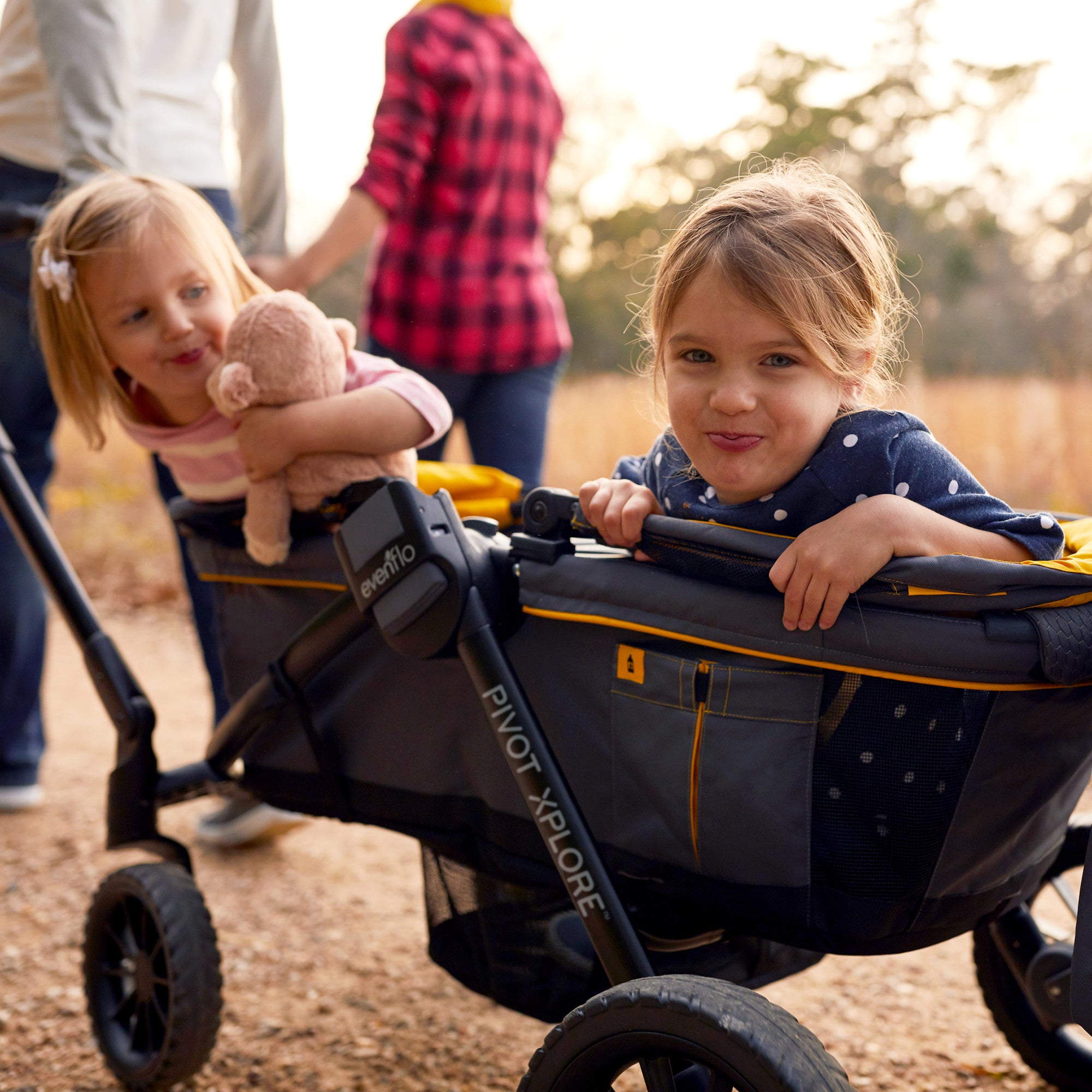 evenfloワゴン Evenflo Pivot Xplore All-Terrain Stroller Wagon with Toddler