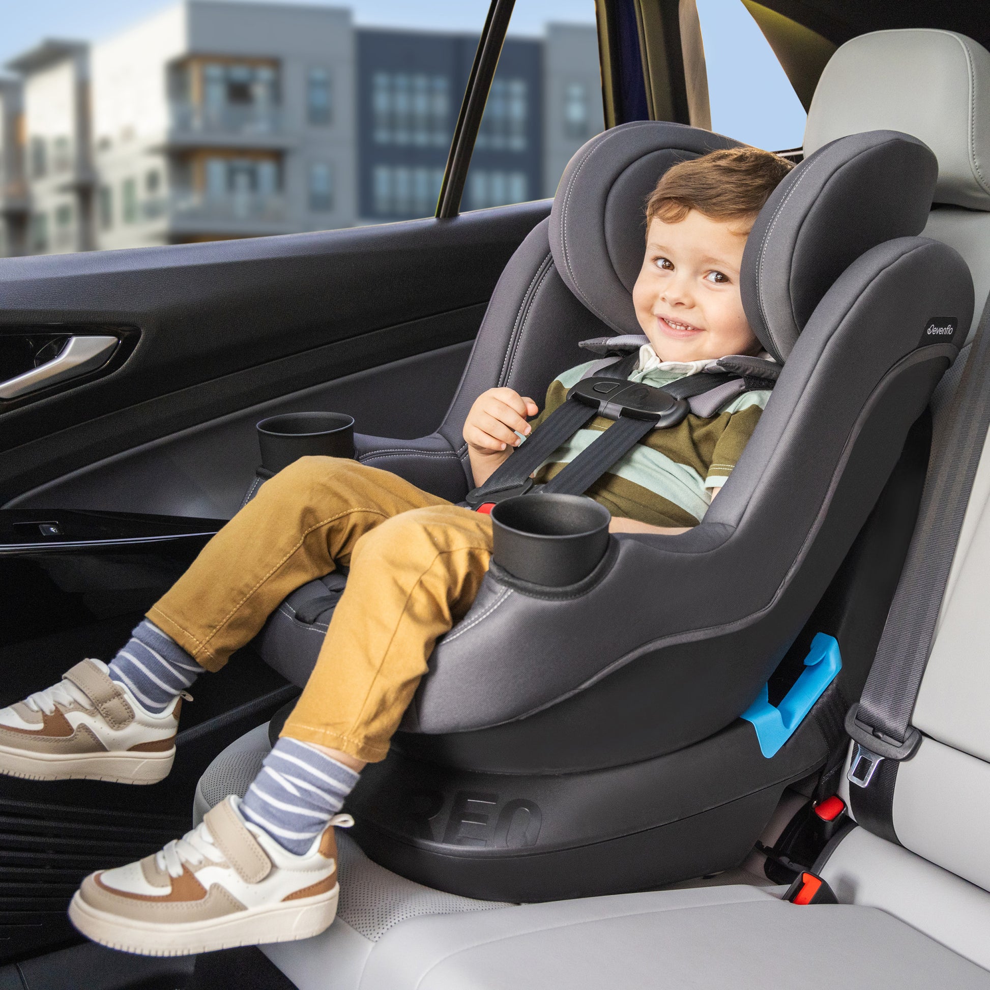 REO by Revolve360 Rotating Convertible Car Seat with Quick Clean Cover Danvers all set