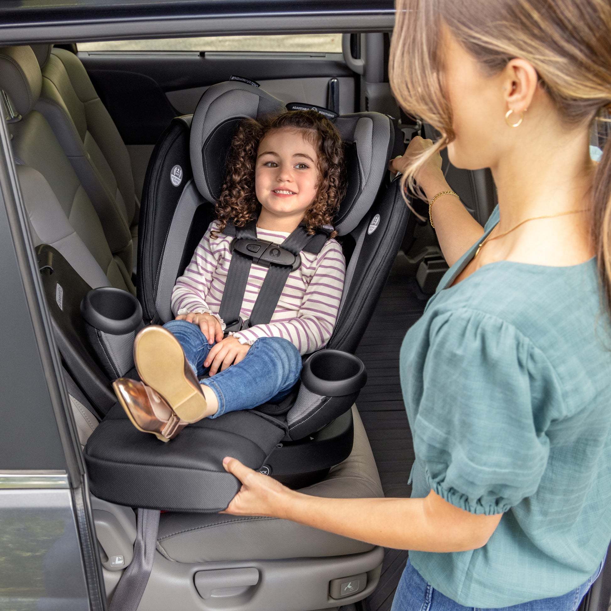 Revolve360 Extend All-in-One Rotating Car Seat with Quick Clean Cover Revere gray set up